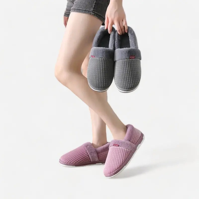 Chaussons type "Charentaises" fourrés couleur unie