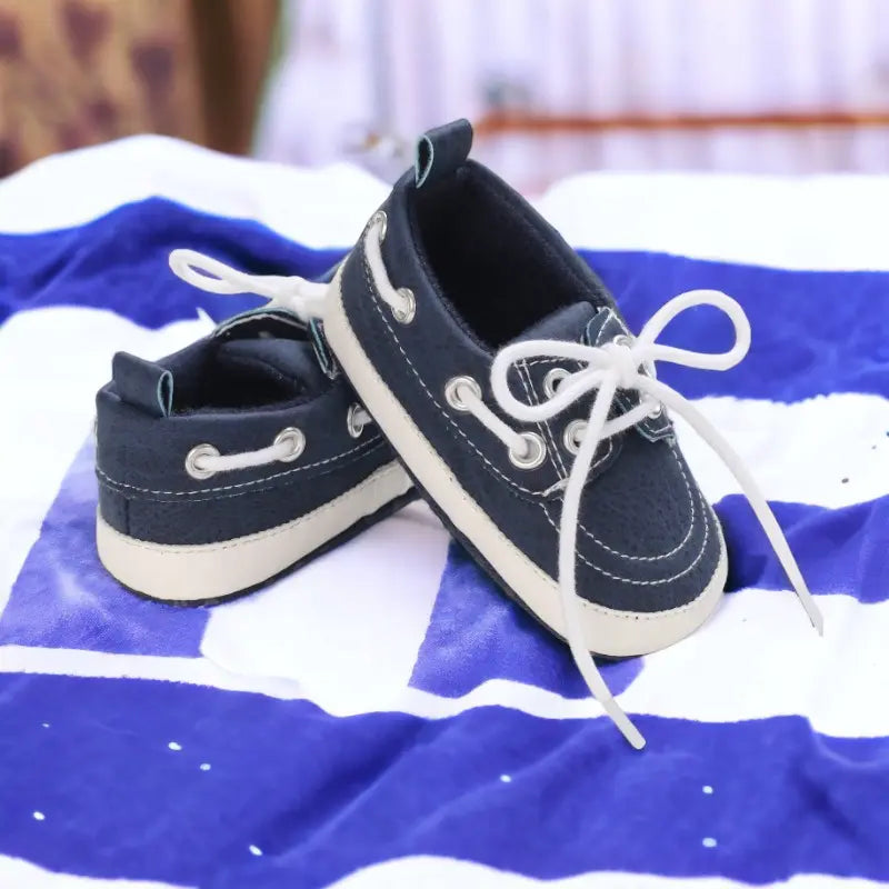 Chaussures bateau en cuir pour bébé