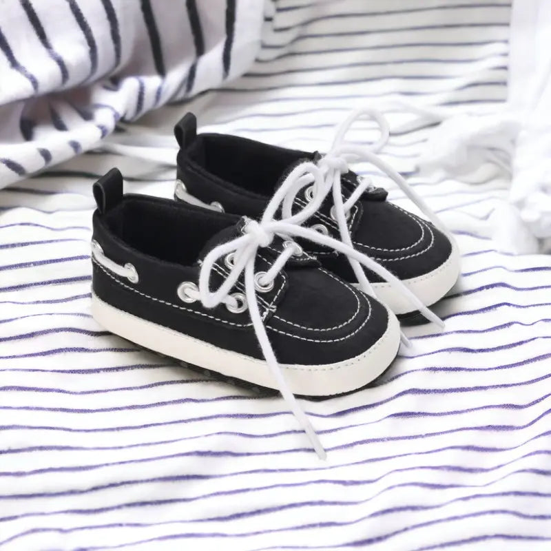 Chaussures bateau en cuir pour bébé